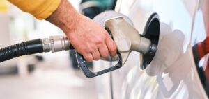 Aprenda como economizar combustível nas rodovias goianas com dicas simples e práticas de direção. Reduza os gastos na sua próxima viagem por Goiás!