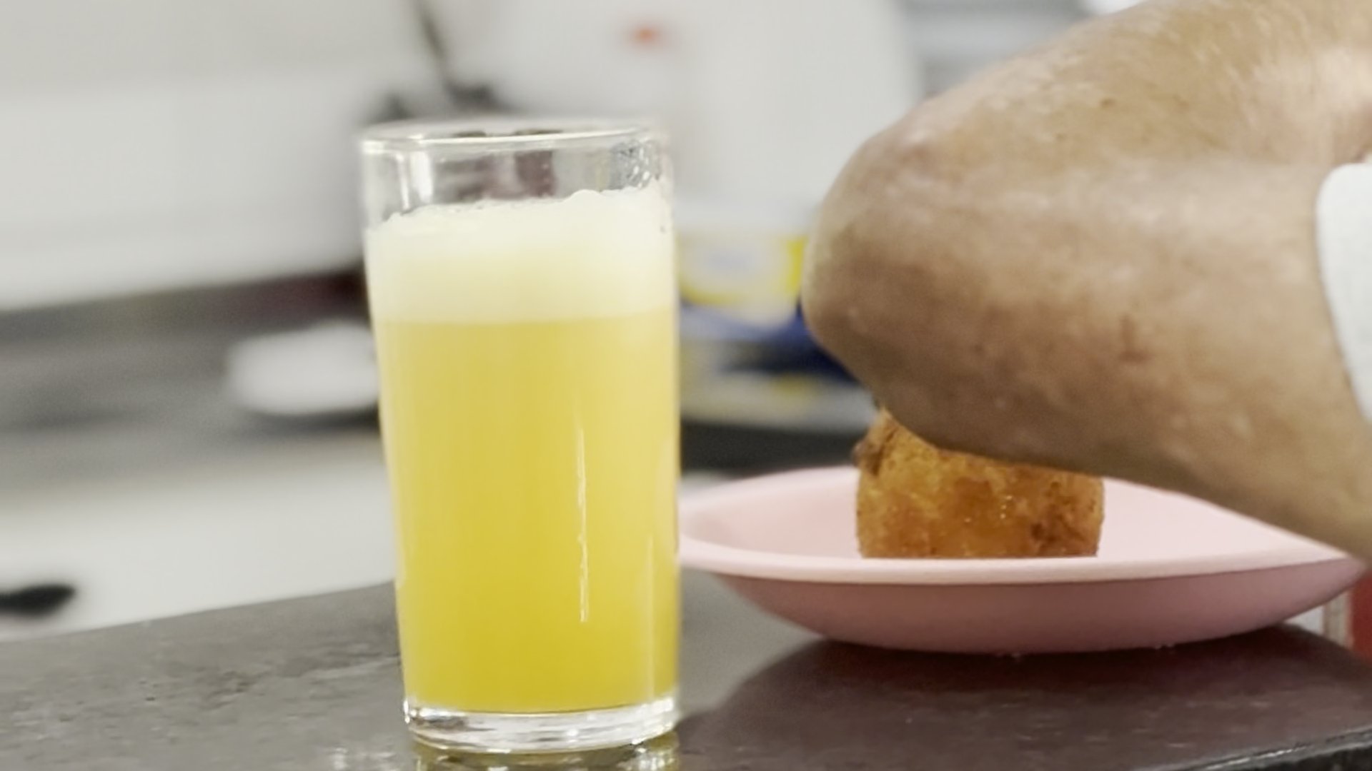 Copo de suco de laranja